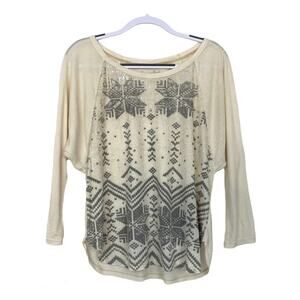 American Eagle Snowflake Top M Womens Batwing T-shirt Beige Silver Nordic Medium